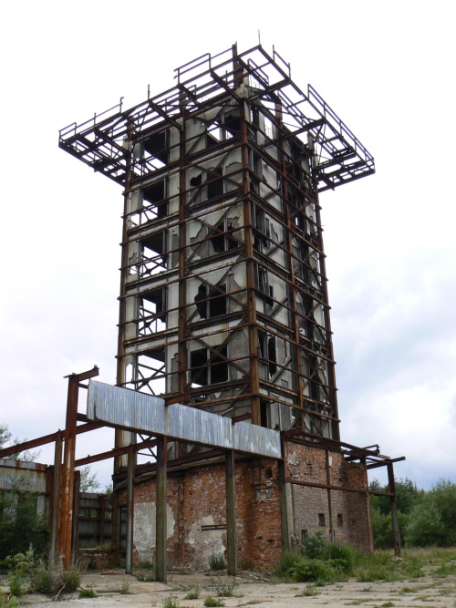 Radarová věž na Havranu v Českém lese. Měla přijít zbourat, ale podařilo se jí opravit a dnes je z ní rozhledna.