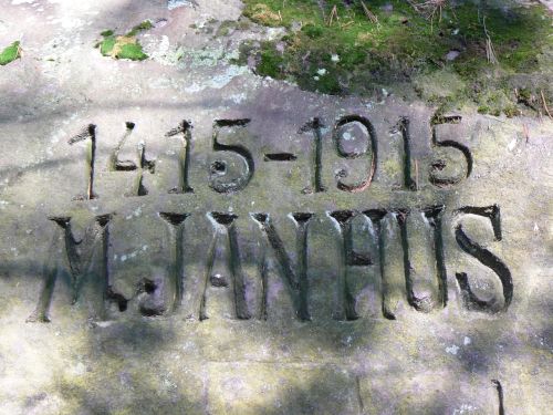 Historický nápis na paměť mistra Jana Husa na skalách Drábovny u Malé Skály