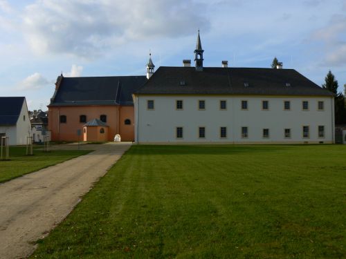 Klášter a klášterní kostel