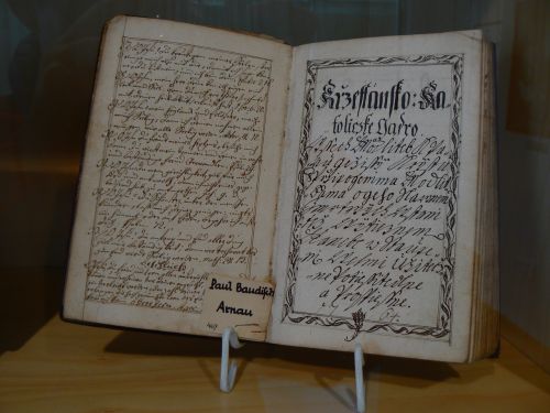 Kniha z knihovna kláštera v Hostinném